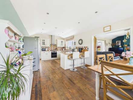Penarth, West Looe, Image 2