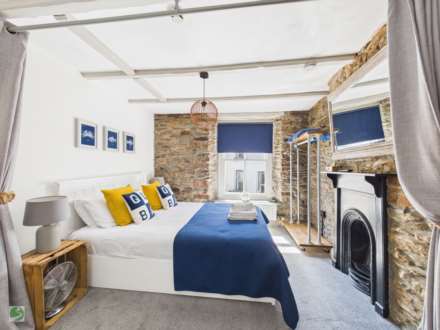 Princes Square, West Looe, Image 12