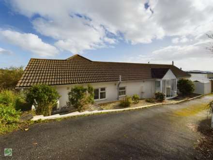 3 Bedroom Detached Bungalow, Kellow, East Looe