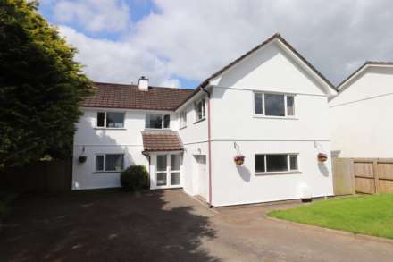 4 Bedroom Detached, Tremadart Close, Duloe