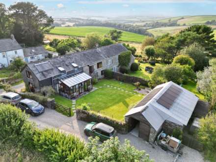 4 Bedroom Barn Conversion, Tregavithick, Lansallos