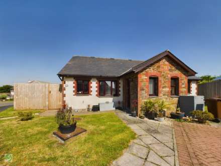 2 Bedroom Semi-Detached Bungalow, Rame View, East Looe