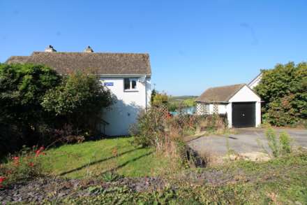 2 Bedroom Apartment, Barbican Road, East Looe