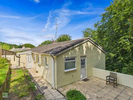 Woodlands View, West Looe
