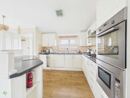 Acorn View, Oaklands Park, Image 2