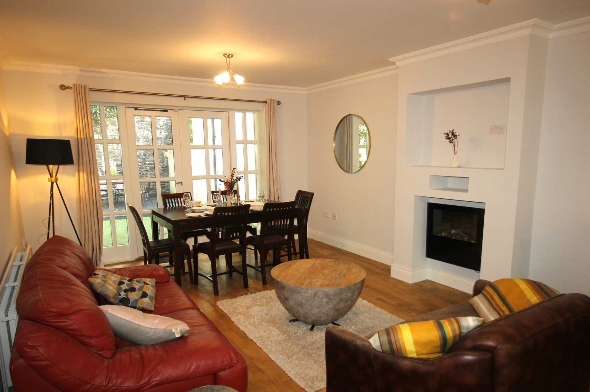 Strawberry Hill, Sundays Well