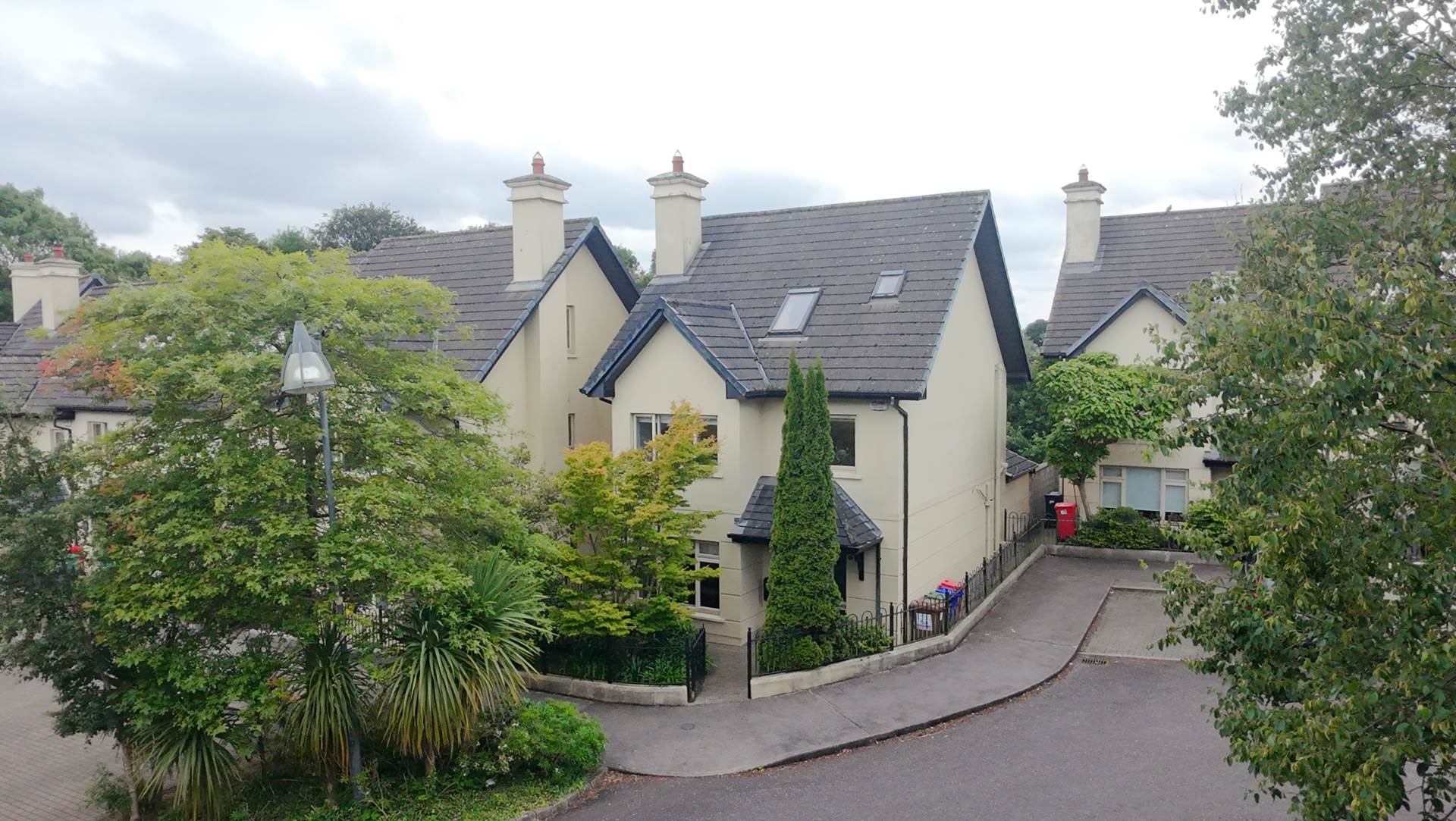 Belfield Abbey, Boreenmanna Road