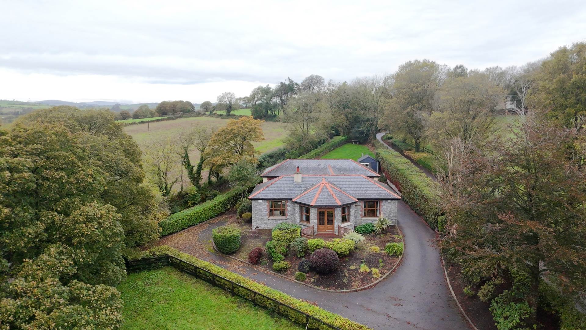 Carhue, Coachford