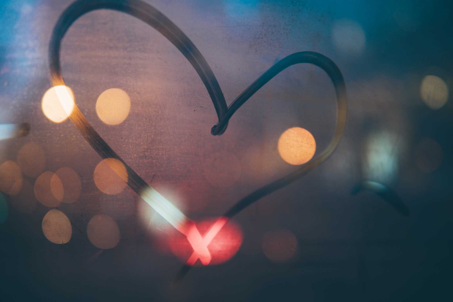 7 Gifts Best Avoided This Valentine`s Day