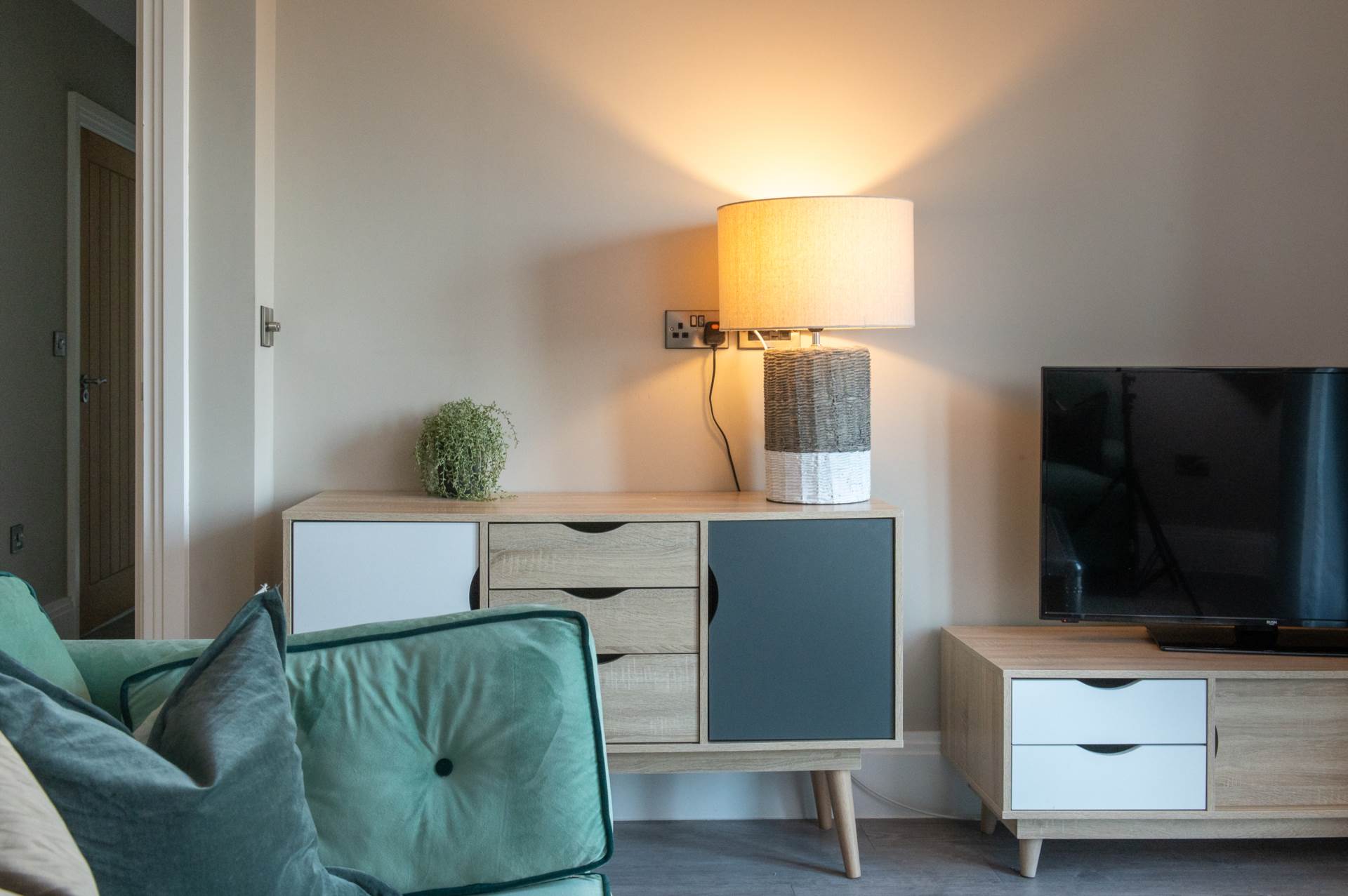 Flat 4 Riverview, 11 Windrush Heights,  Burford, Image 3