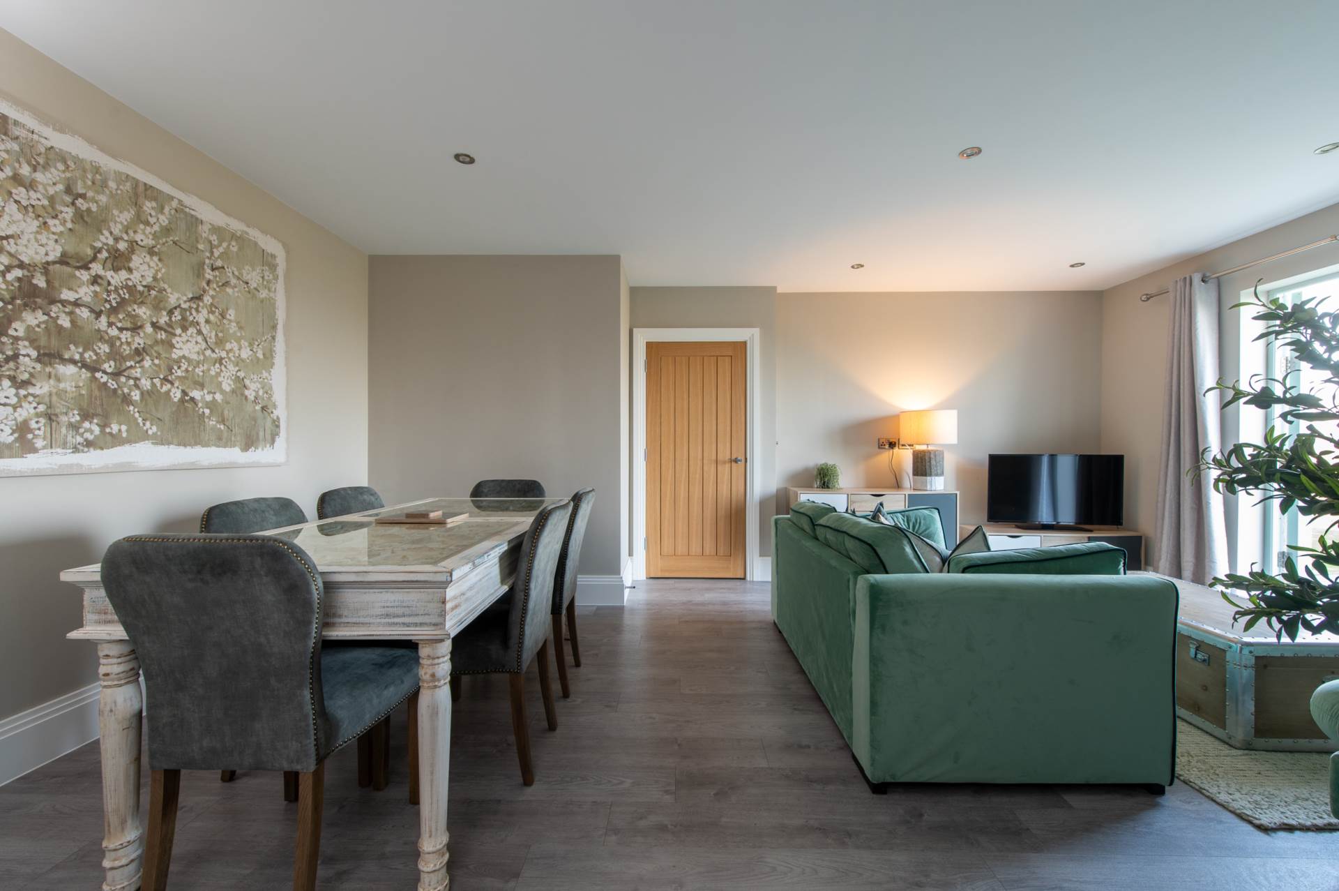 Flat 4 Riverview, 11 Windrush Heights,  Burford, Image 5