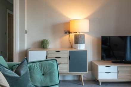 Flat 4 Riverview, 11 Windrush Heights,  Burford, Image 3
