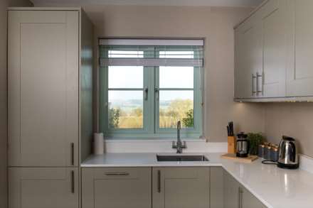 Flat 4 Riverview, 11 Windrush Heights,  Burford, Image 8