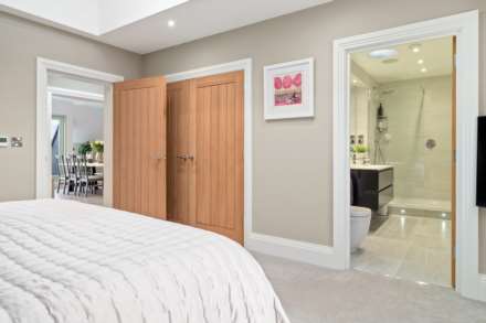 Riverview, 11 Windrush Heights,  Burford, Image 14