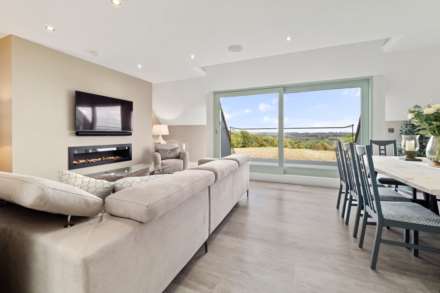 Riverview, 11 Windrush Heights,  Burford, Image 2