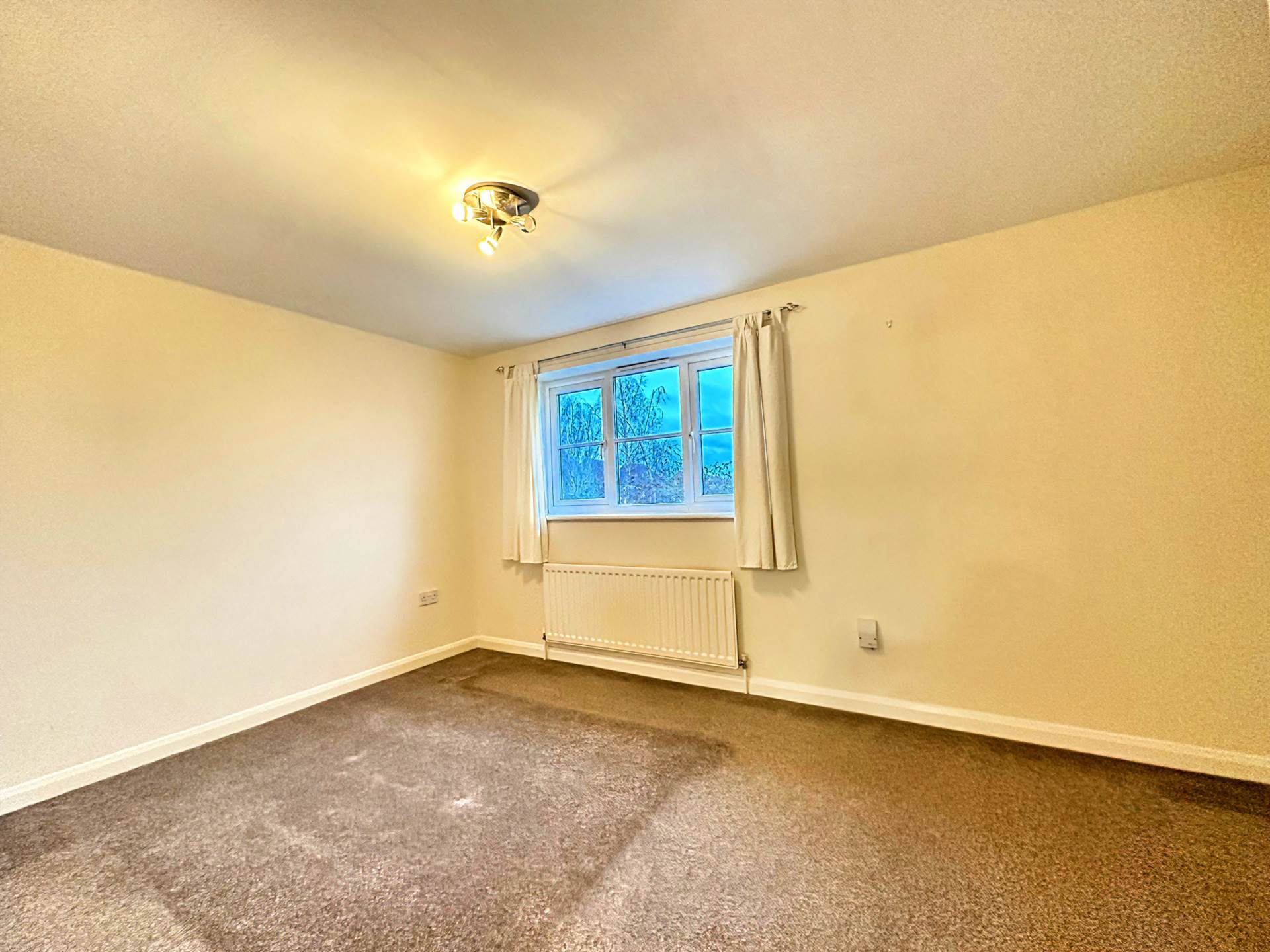 Justice Close, Whitnash, Image 4