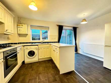 Justice Close, Whitnash, Image 3