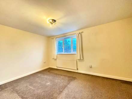 Justice Close, Whitnash, Image 4