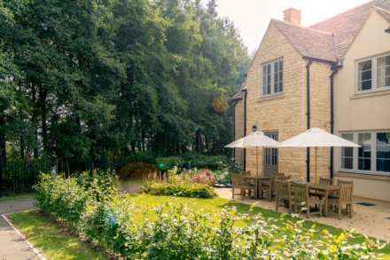 1 Bedroom Flat, Hawkesbury Place, Fosseway, Stow-On-The-Wold