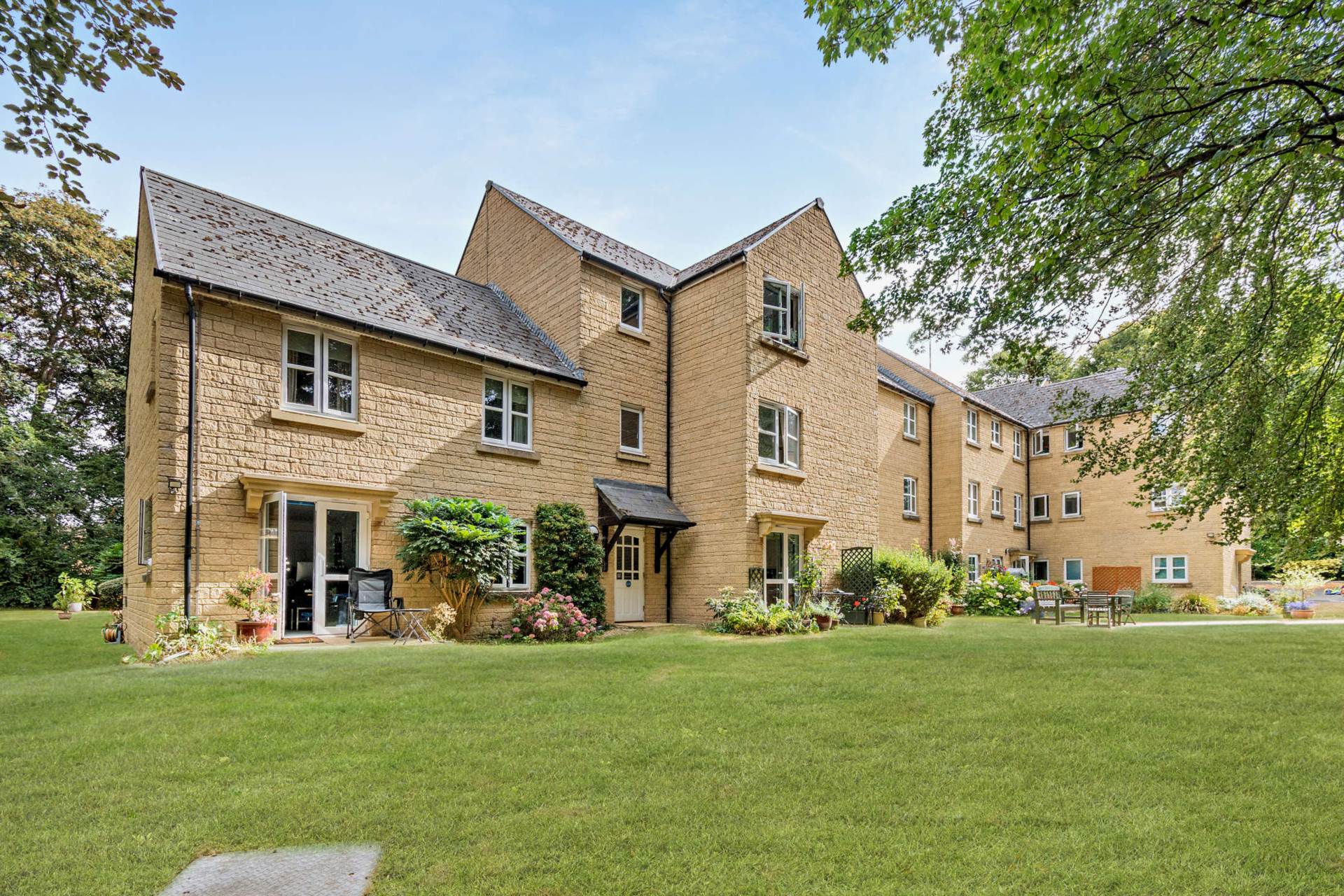 Kingstone Court, Chipping Norton, Image 1