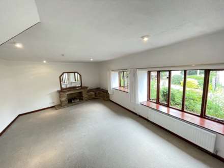 The Cottage, High Street, Middleton Cheney, Image 14
