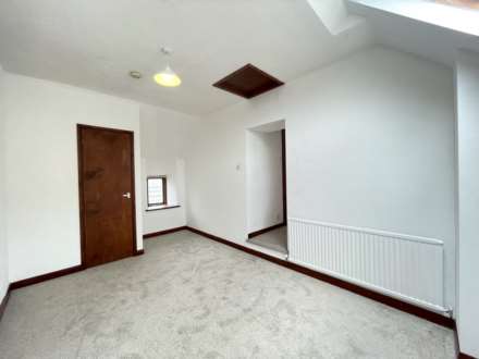The Cottage, High Street, Middleton Cheney, Image 9