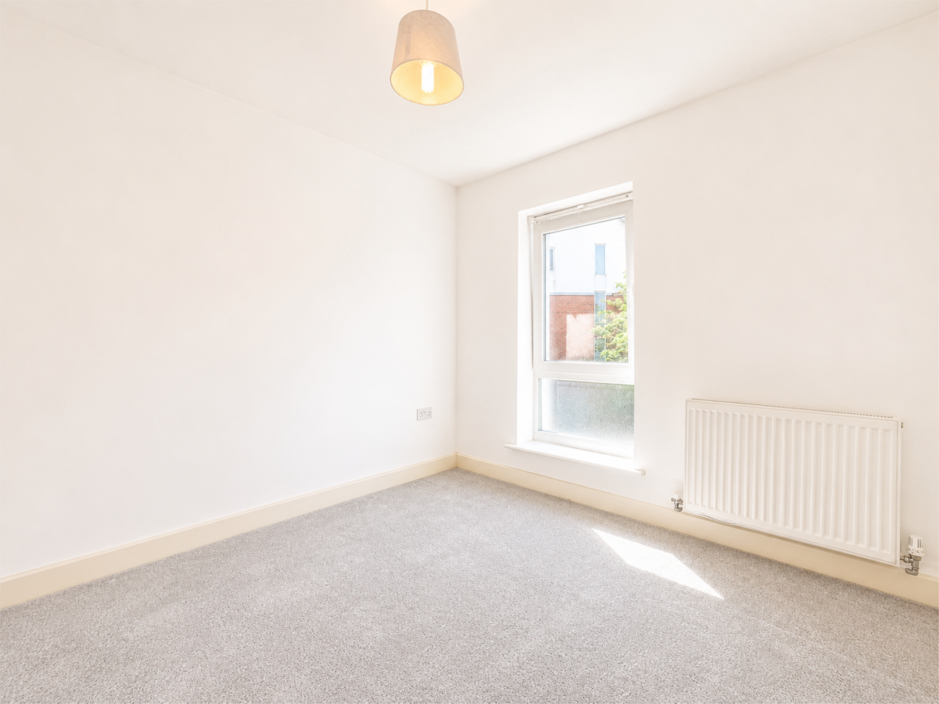 Goodworth Road, Park 25, Redhill, RH1, Image 17
