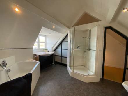 Wild Atlantic Way - Ferry House, Castlepark, Kinsale, P17 H027, Image 24