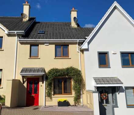 3 Bedroom Terrace, 13 Cnoc Ard, Riverstick, P43 K389