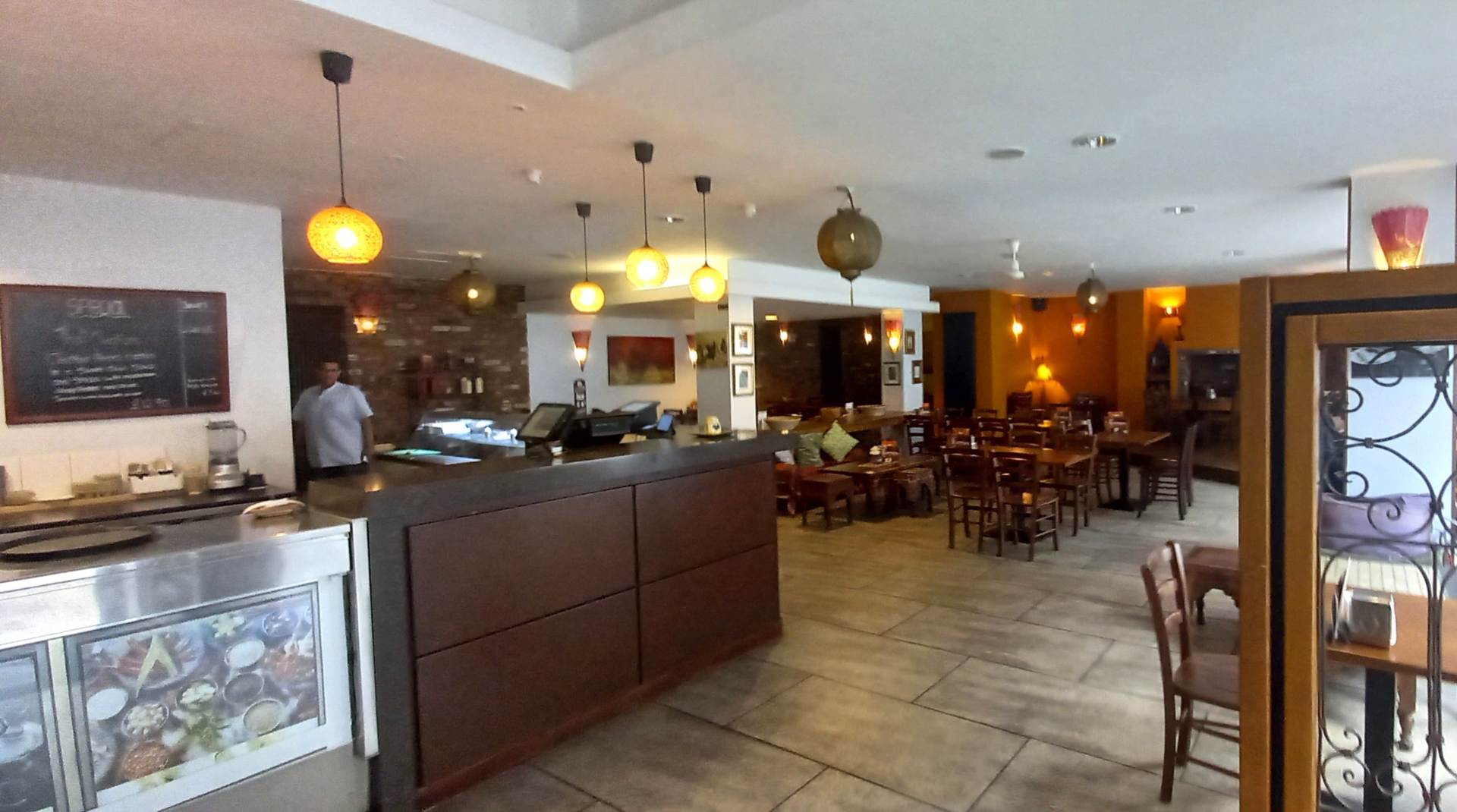 Kimos Restaurant