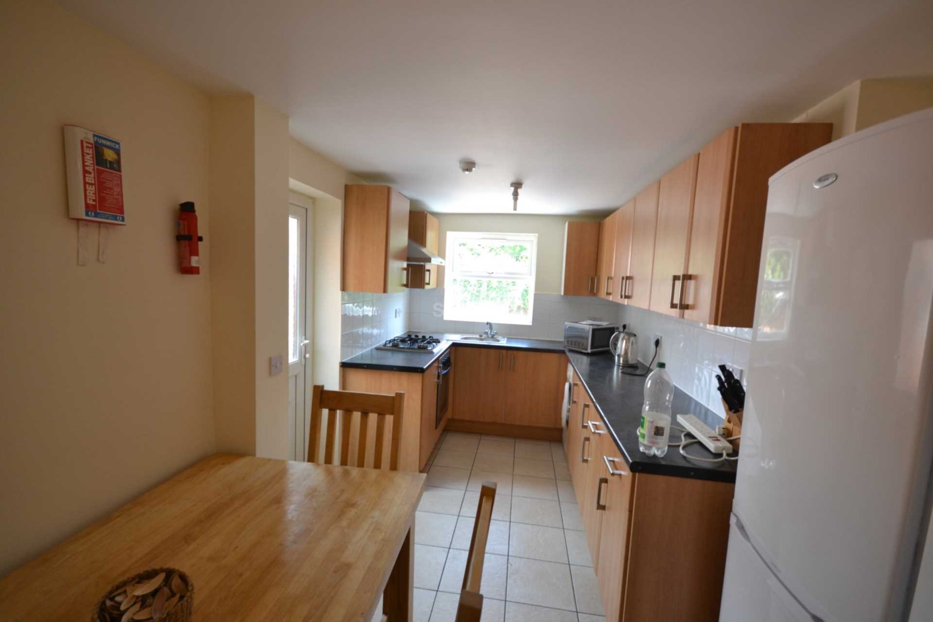 St Edwards Road, Earley, Reading, Berkshire, RG6 1NL, Image 6