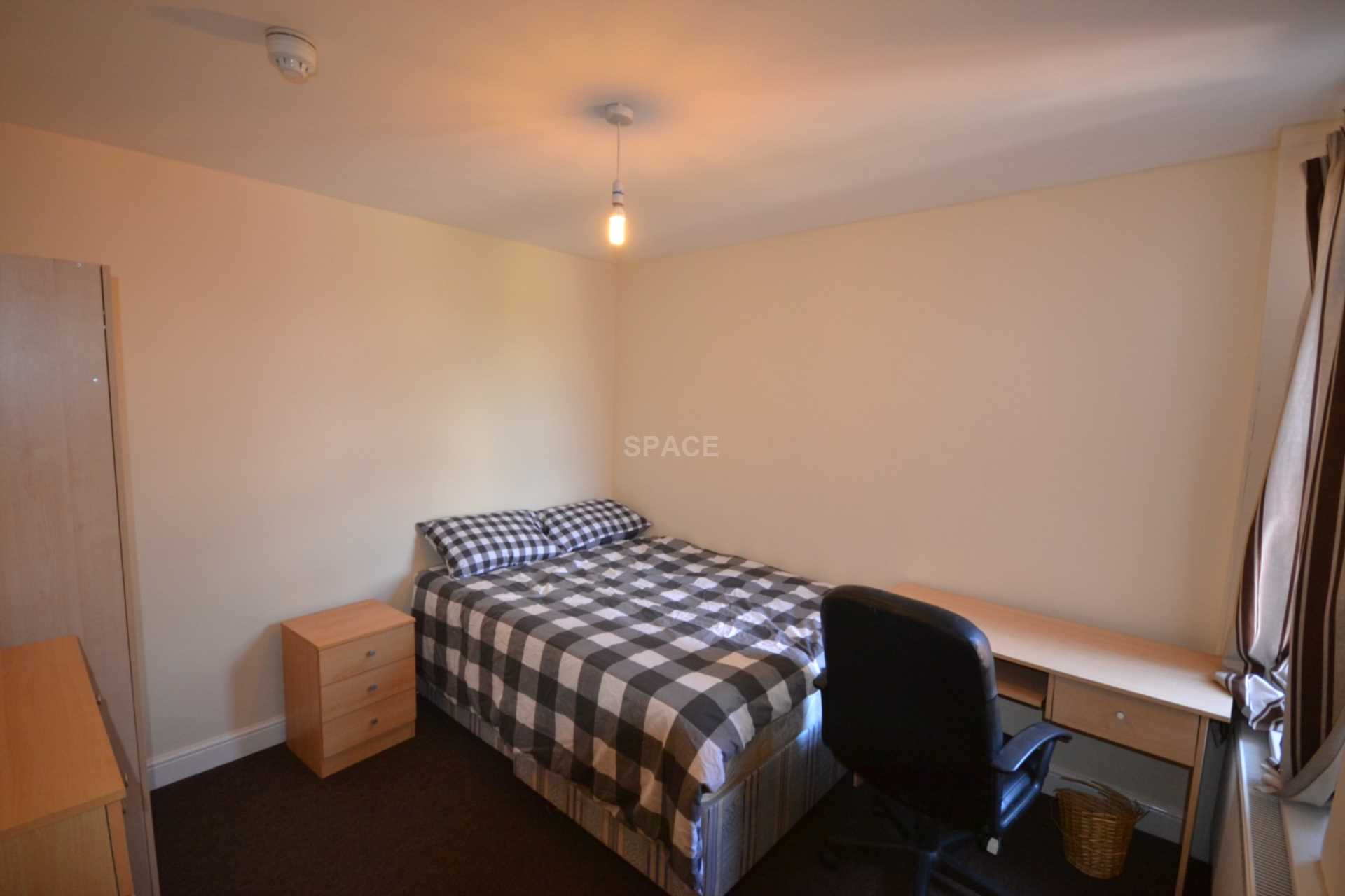 St Edwards Road, Earley, Reading, Berkshire, RG6 1NL, Image 7