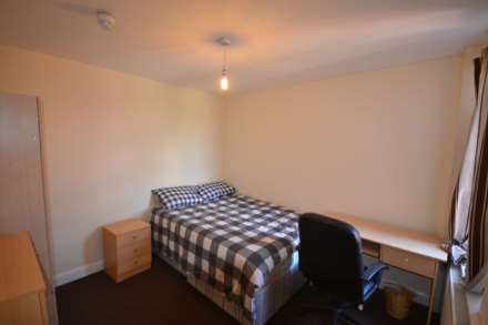 St Edwards Road, Earley, Reading, Berkshire, RG6 1NL, Image 7