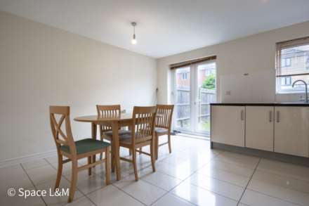 Regis Park Road, Reading, Berkshire, RG6 7AD, Image 4