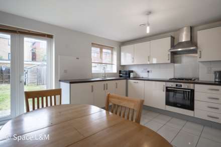 Regis Park Road, Reading, Berkshire, RG6 7AD, Image 6