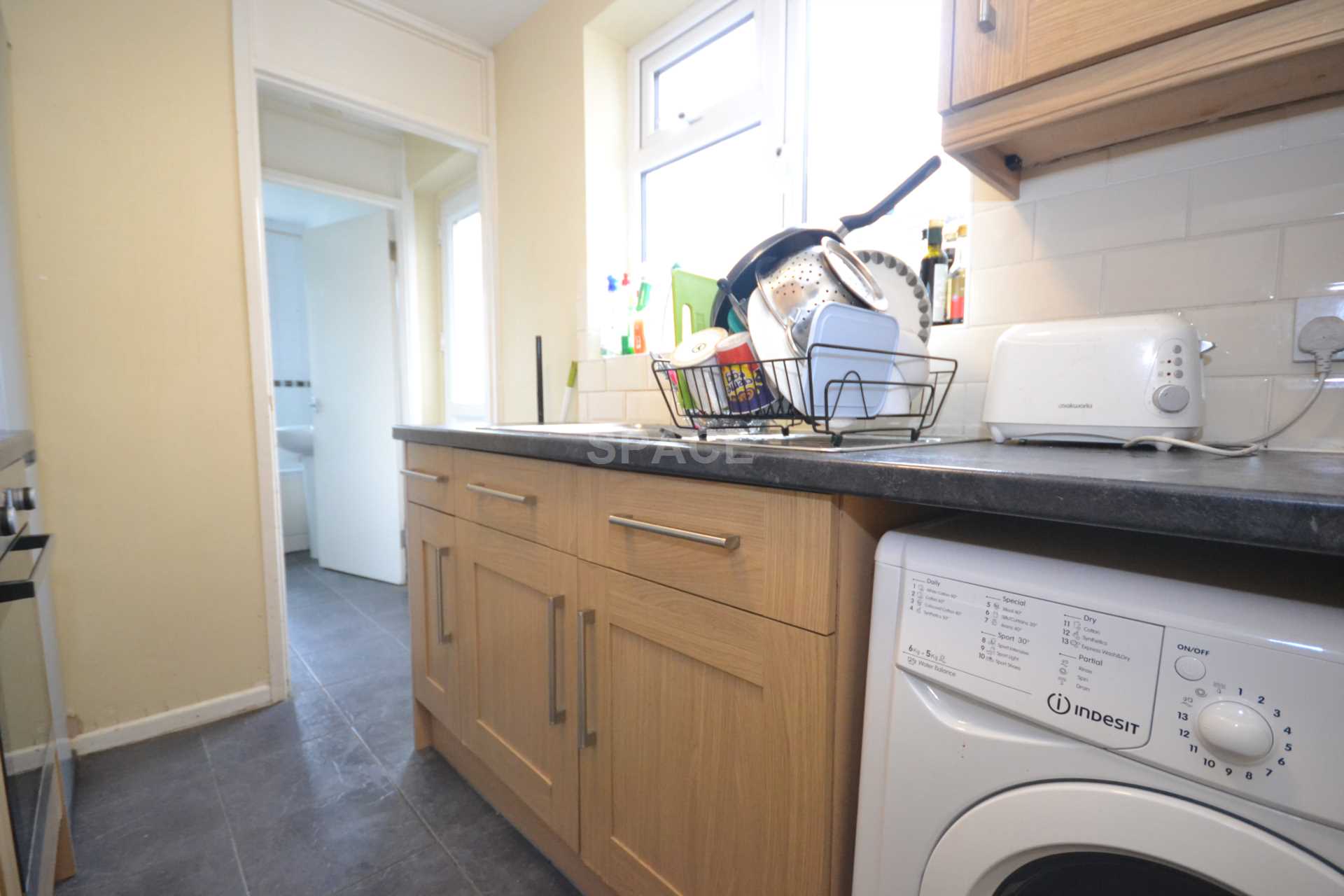 Blenheim Gardens, Reading, RG1 5QG, Image 5