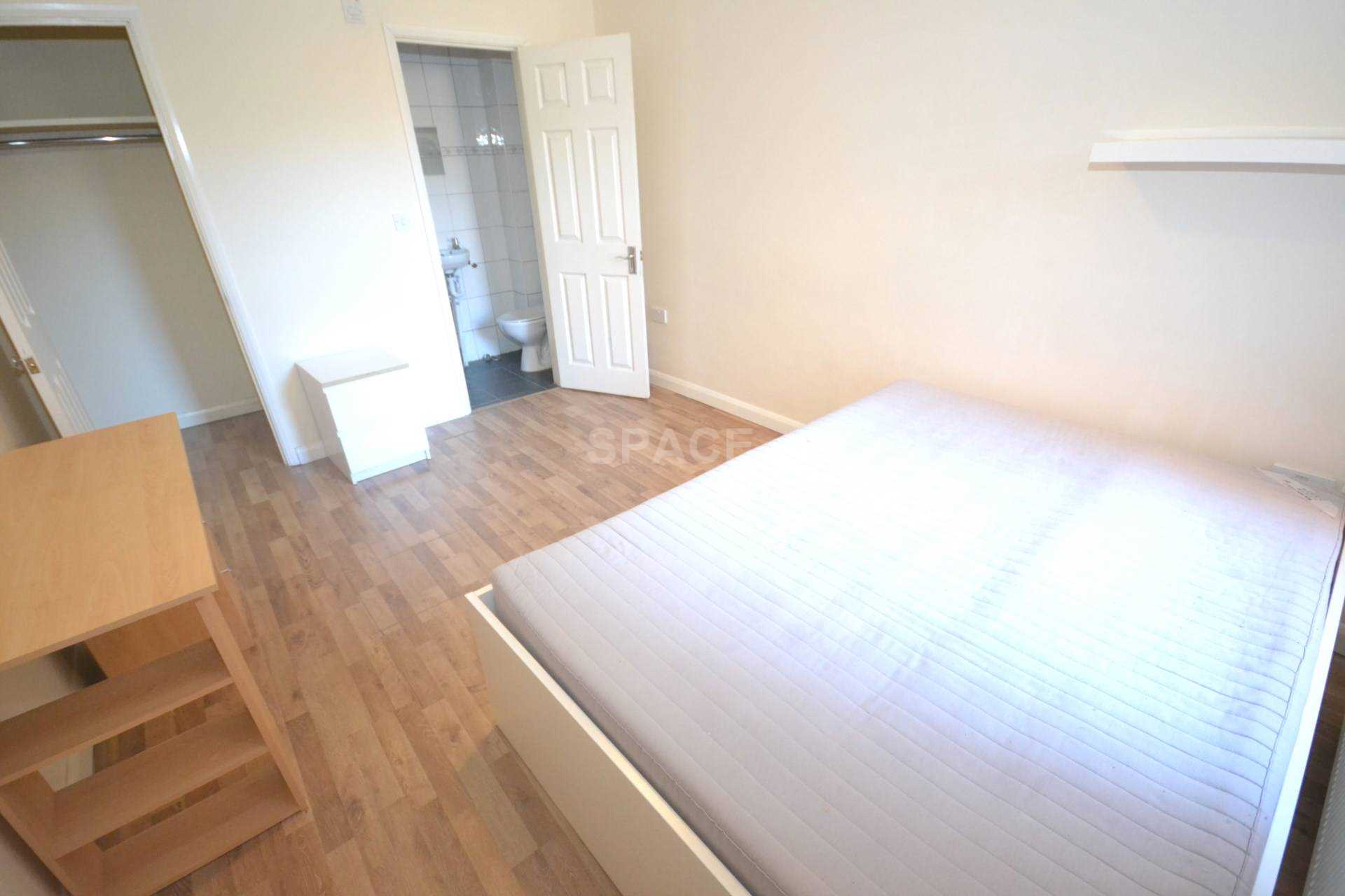 College Road, University, Reading, Berkshire, RG6 1QB, Image 5