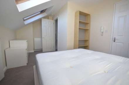 College Road, University, Reading, Berkshire, RG6 1QB, Image 11