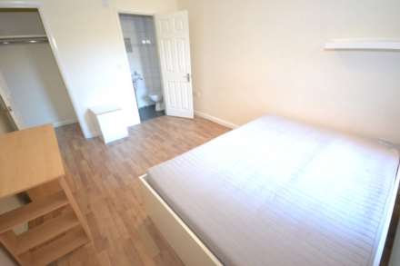 College Road, University, Reading, Berkshire, RG6 1QB, Image 5