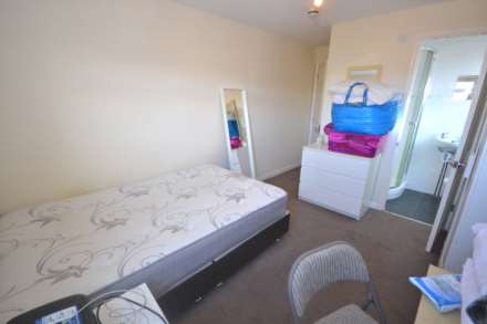 College Road, University, Reading, Berkshire, RG6 1QB, Image 9