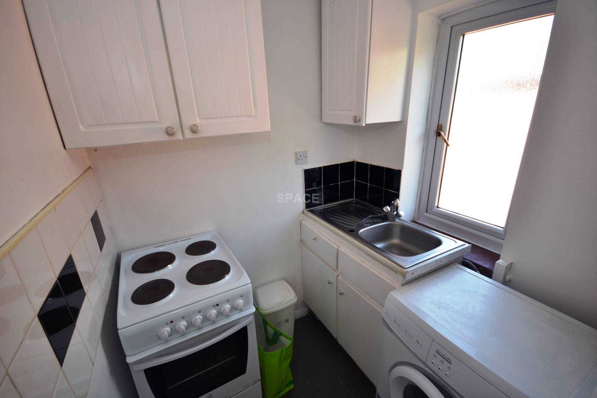 Alpha House Flats, Kendrick Road, Reading, Berkshire, RG1 5DU, Image 7