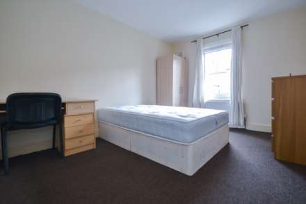 4 Bedroom End Terrace, Alpine Street, Reading, Berkshire, RG1 2PZ