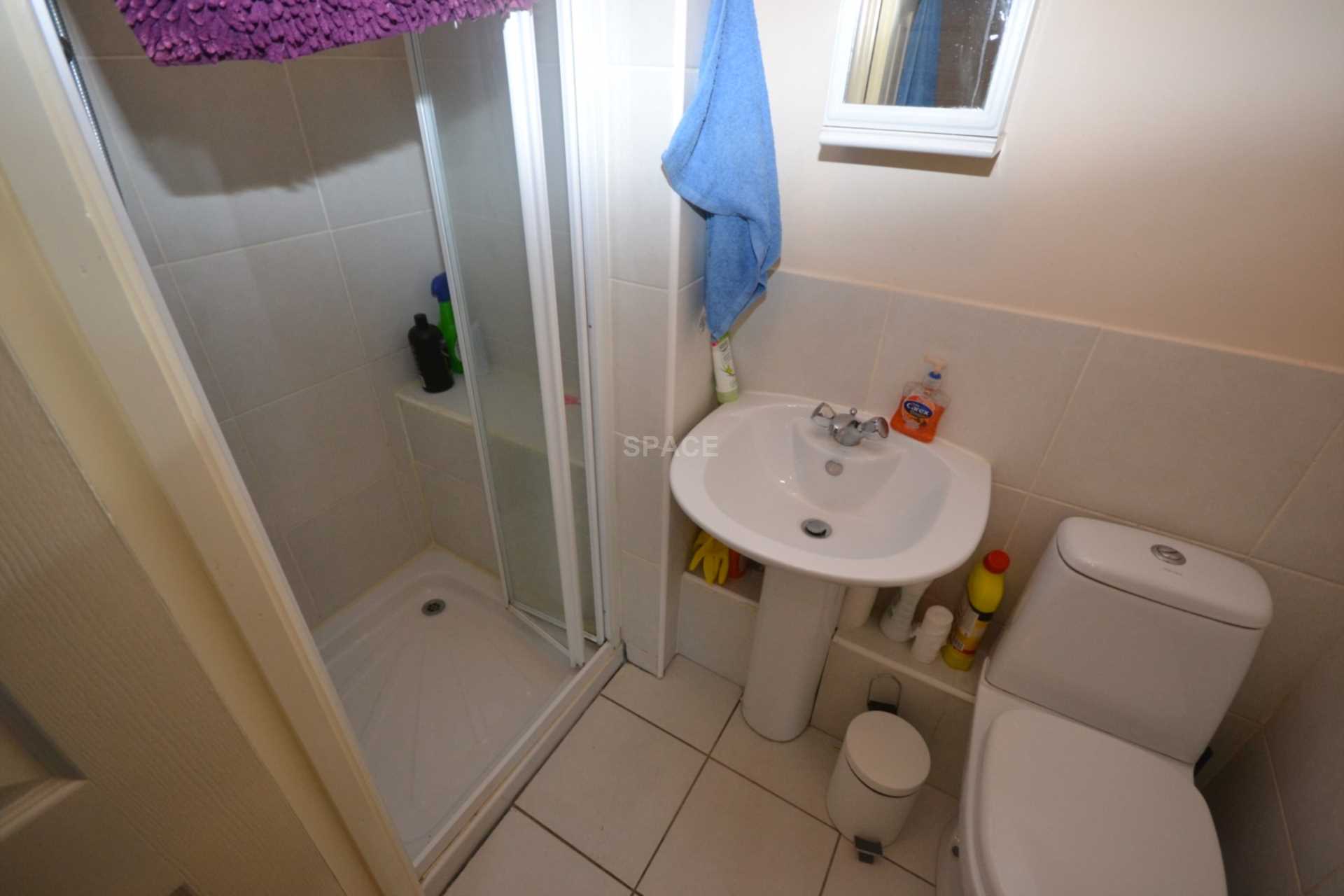 Hawthorn Gardens, Reading, Berkshire, RG2 7NA, Image 7