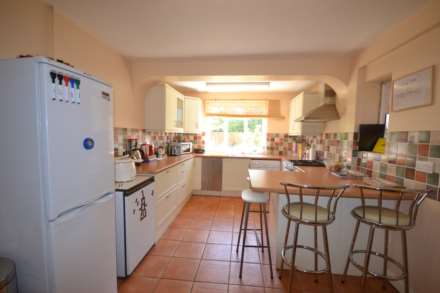 4 Bedroom Semi-Detached, Hawthorn Gardens, Reading, Berkshire, RG2 7NA