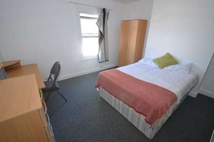 4 Bedroom Terrace, Erleigh Road, Reading, Berkshire, RG1 5NJ