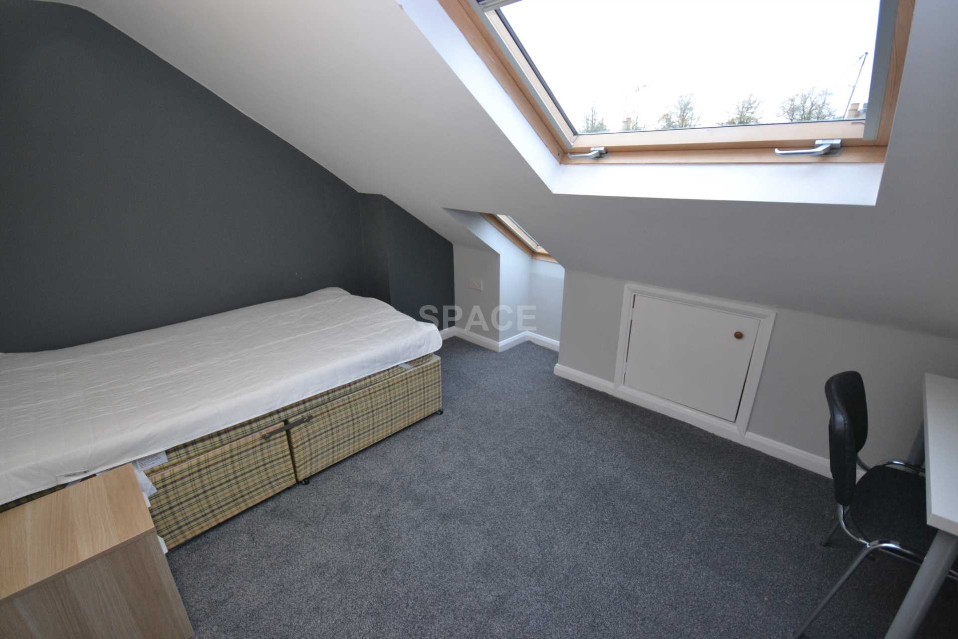 Grange Avenue, Reading, Berkshire, RG6 1DL, Image 13