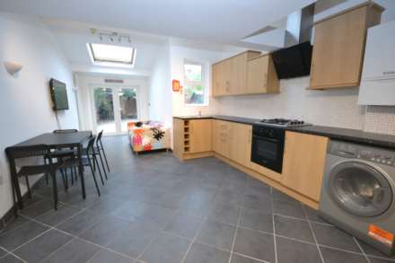 Grange Avenue, Reading, Berkshire, RG6 1DL