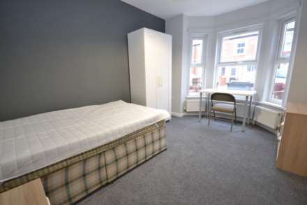 Grange Avenue, Reading, Berkshire, RG6 1DL, Image 2