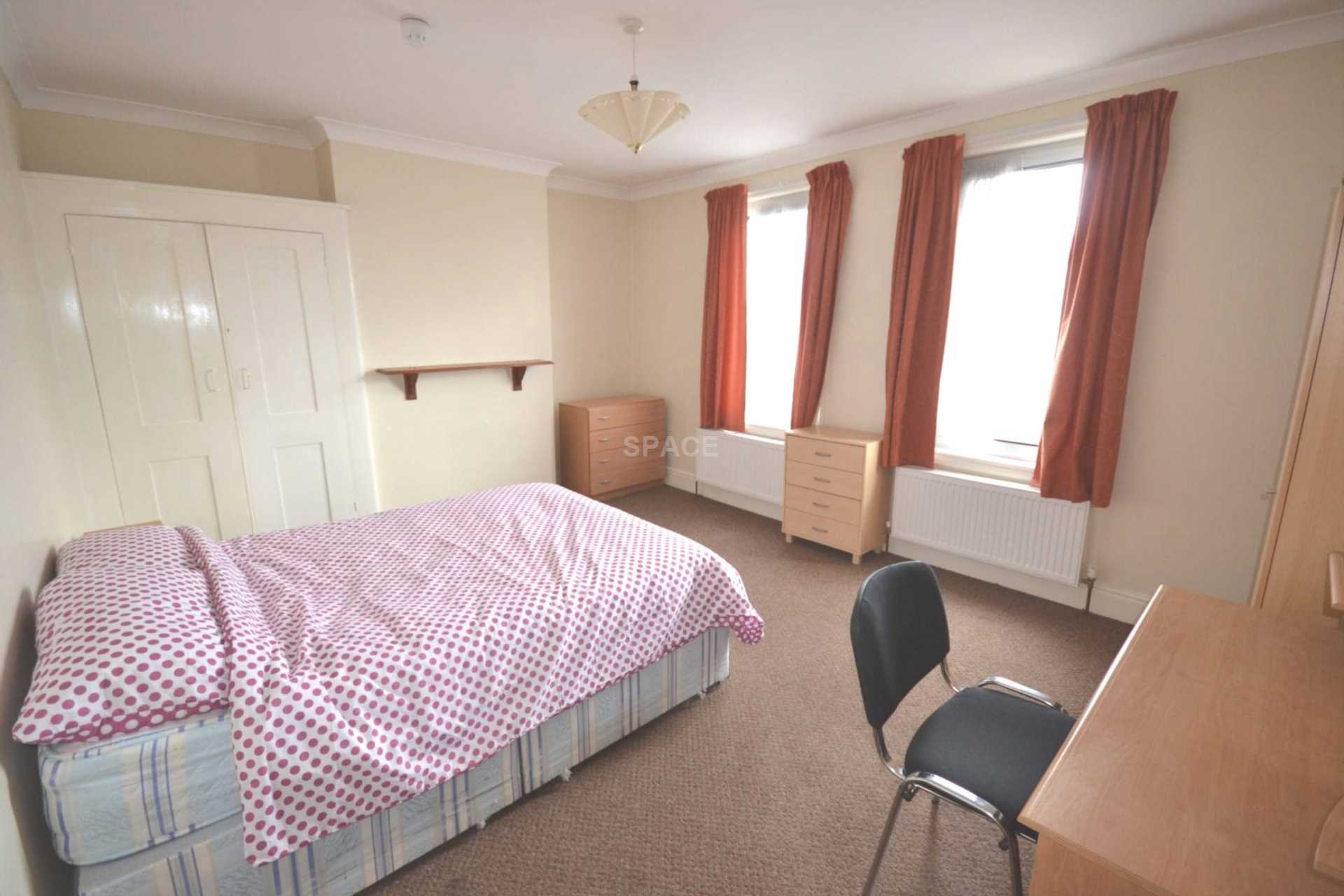 Basingstoke Road, Reading, Berkshire, RG2 0ET, Image 1