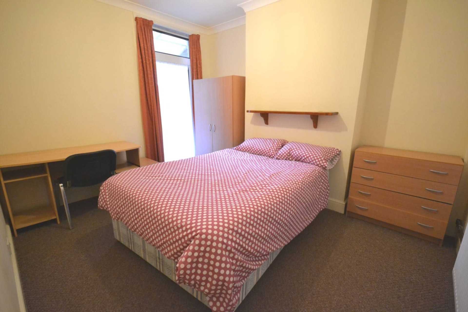 Basingstoke Road, Reading, Berkshire, RG2 0ET, Image 6